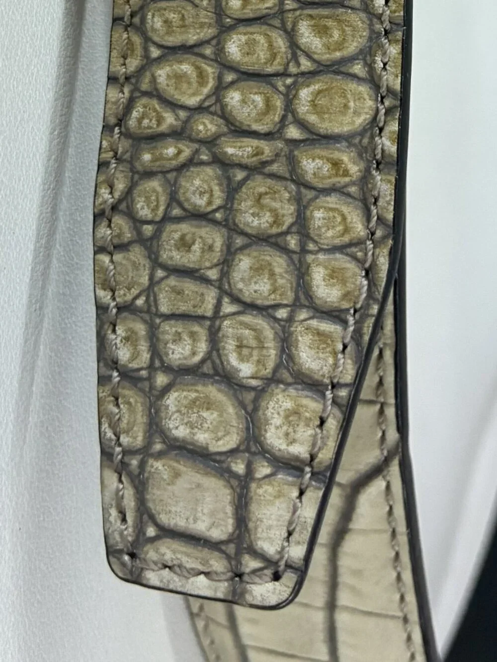 𝗧𝗢𝗠 𝗙𝗢𝗥𝗗 crocodile-embossed leather belt - beige/cream - Size 95 / US 38